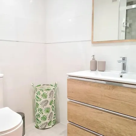 Moderno Y Con Estilo En La Carihuela トレモリノス
