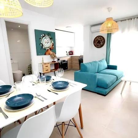 Moderno Y Con Estilo En La Carihuela * トレモリノス
